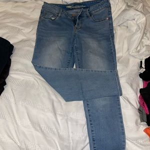 Old Navy capri style pants!